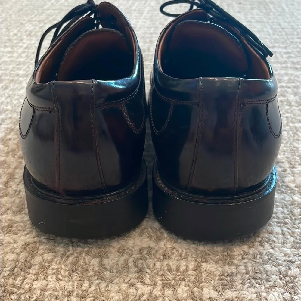 Classic Johnston & Murphy Dark Brown Distressed Leather Oxfords